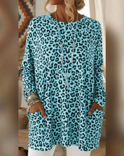Calivelle - Weiches Langarmshirt mit Leopardenprint – Blau