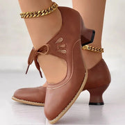 Veralyn - Vintage Schnürpumps mit Kitten-Heels – Braun