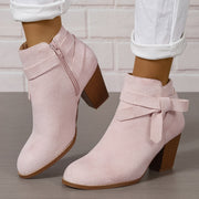 Heloise | Damen Stiefeletten mit Blockabsatz und Rückenschleifendetail – Rosa