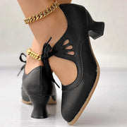 Veralyn - Vintage Schnürpumps mit Kitten-Heels – Schwarz