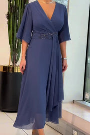 Celinette - Maxikleid aus Chiffon mit kristallbesetzter Taille – Marineblau
