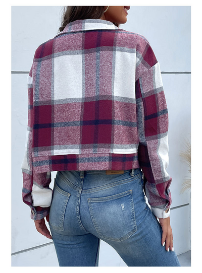 Gekürzte Jacke mit kariertem Revers