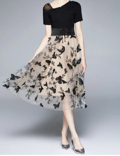 Stilvolle Midikleid aus Mesh mit Stickerei & Volantärmeln – Maila