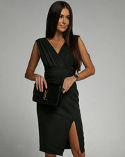 Arielle - Figurbetontes V-Ausschnitt-Kleid mit Schlitz – Schwarz