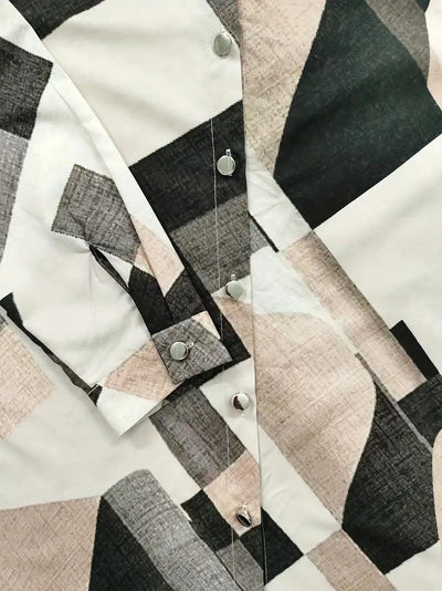 Trendige Damenbluse mit abstraktem Muster und Knopfleiste – Marlene
