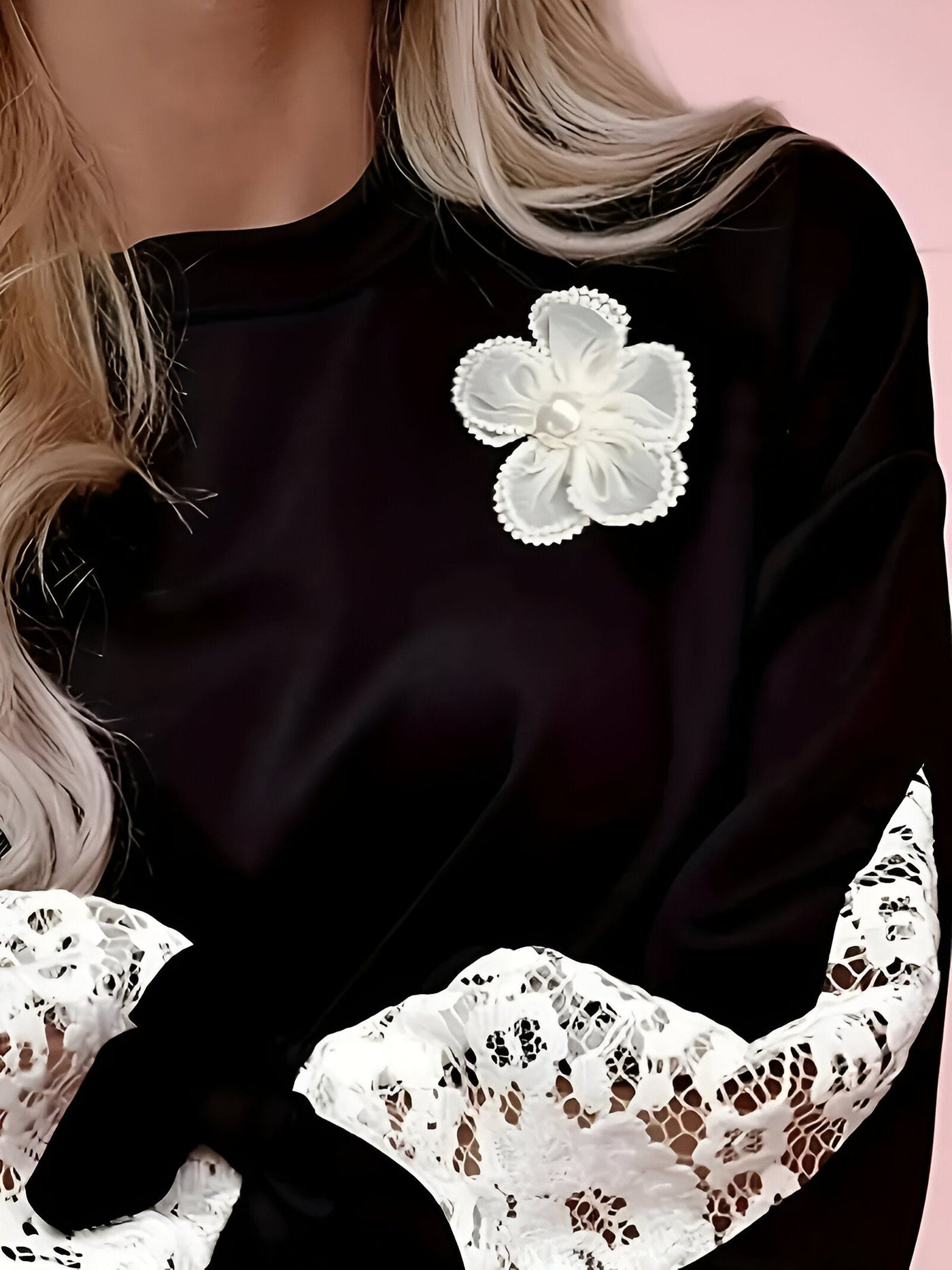 Beaumont | Elegantes T-Shirt mit floralen Spitze-Applikationen