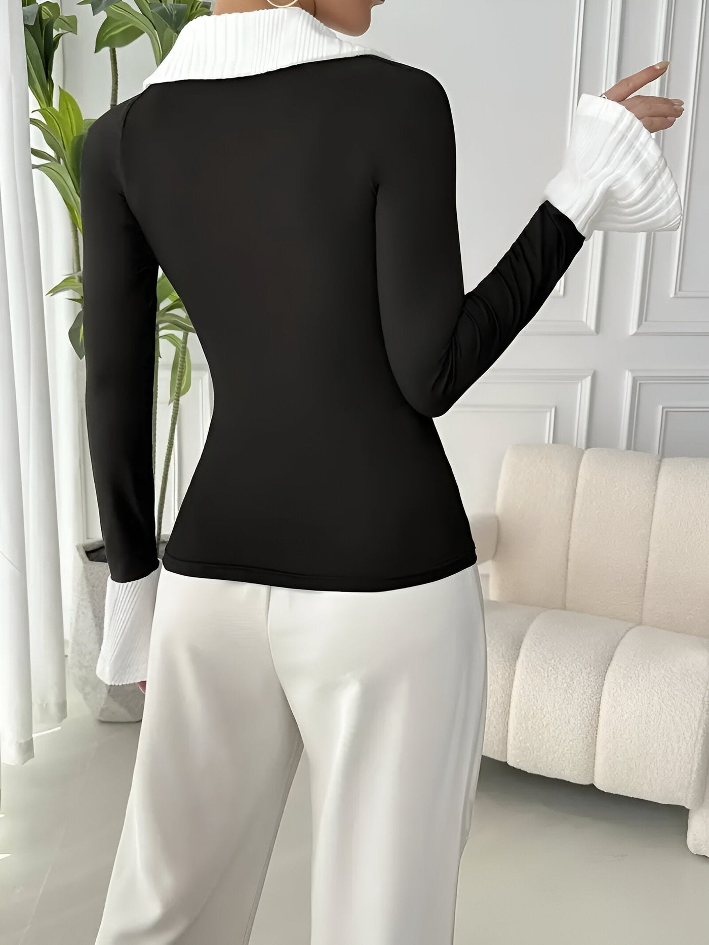 Niki - stylisches t-shirt mit kontrastierendem kragen