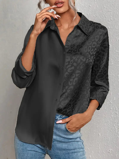 Mira | Schicke Bluse mit Leopardenmuster und Knopfleiste