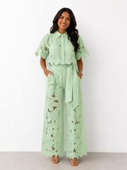Avalina - Set aus Bluse und Hose mit Soft-Touch – Grün