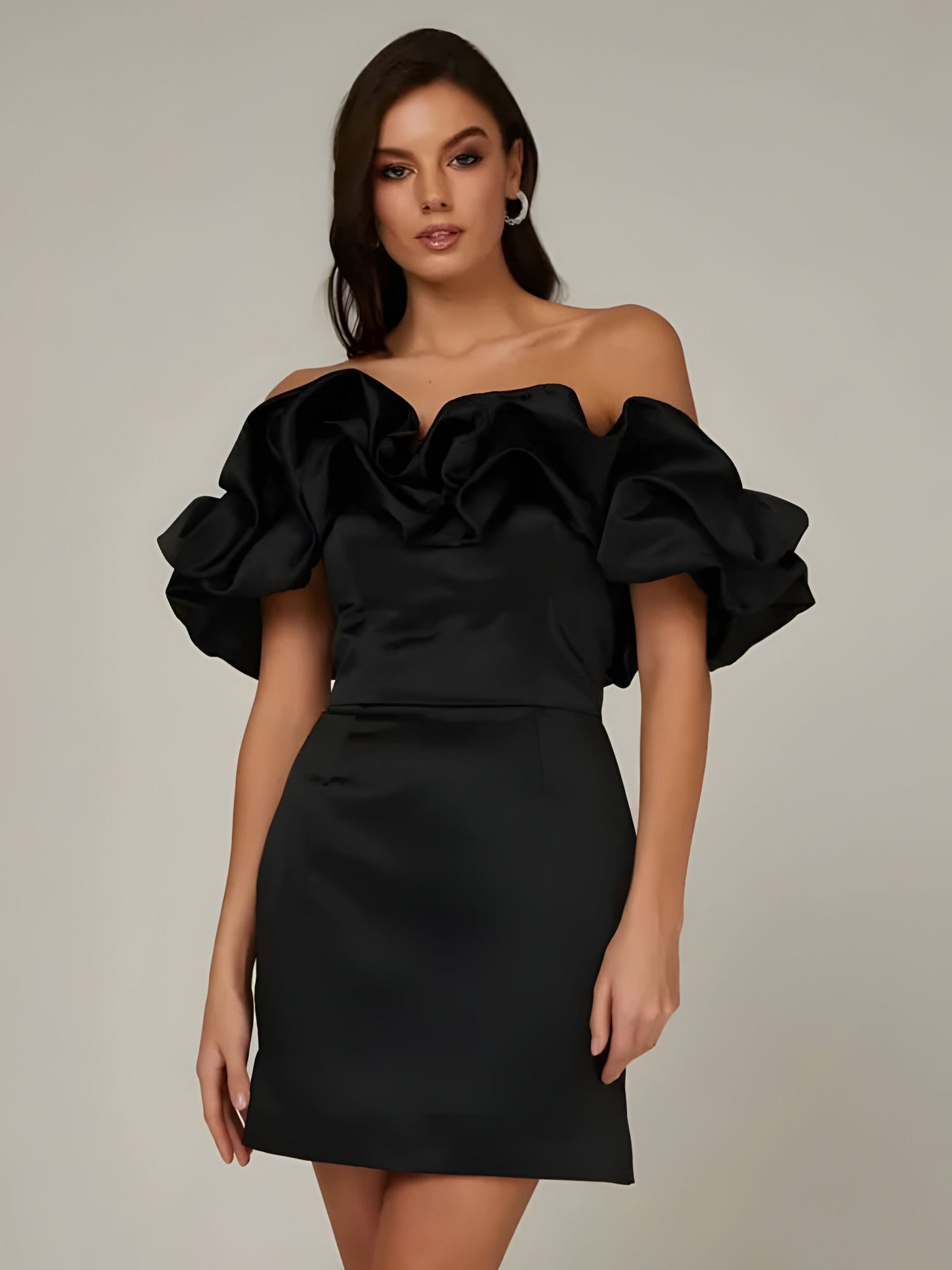 Mia | Satin Ruffle Off Shoulder Kleid