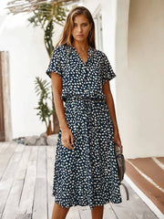 Viviana - Legeres Midikleid mit Kragen – Marineblau