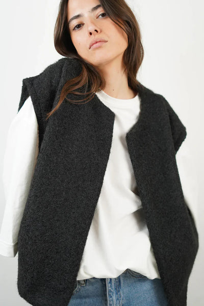 Mia | Ärmellose Weste mit Taschen