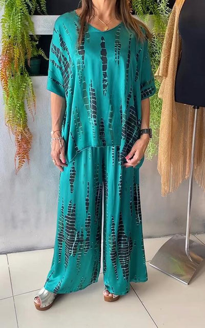 Zweiteiliger Freizeitanzug aus Satin mit Rundhalsausschnitt