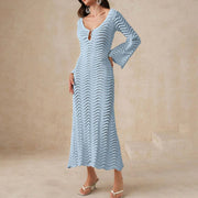 Amelie | Stilvolles Damen Strickkleid modern & mit ausgestellten Ärmeln – Blau
