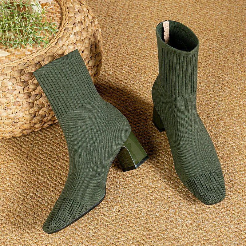 Sock Boots mit Blockabsatz | Strickdesign | Elegante Silhouette