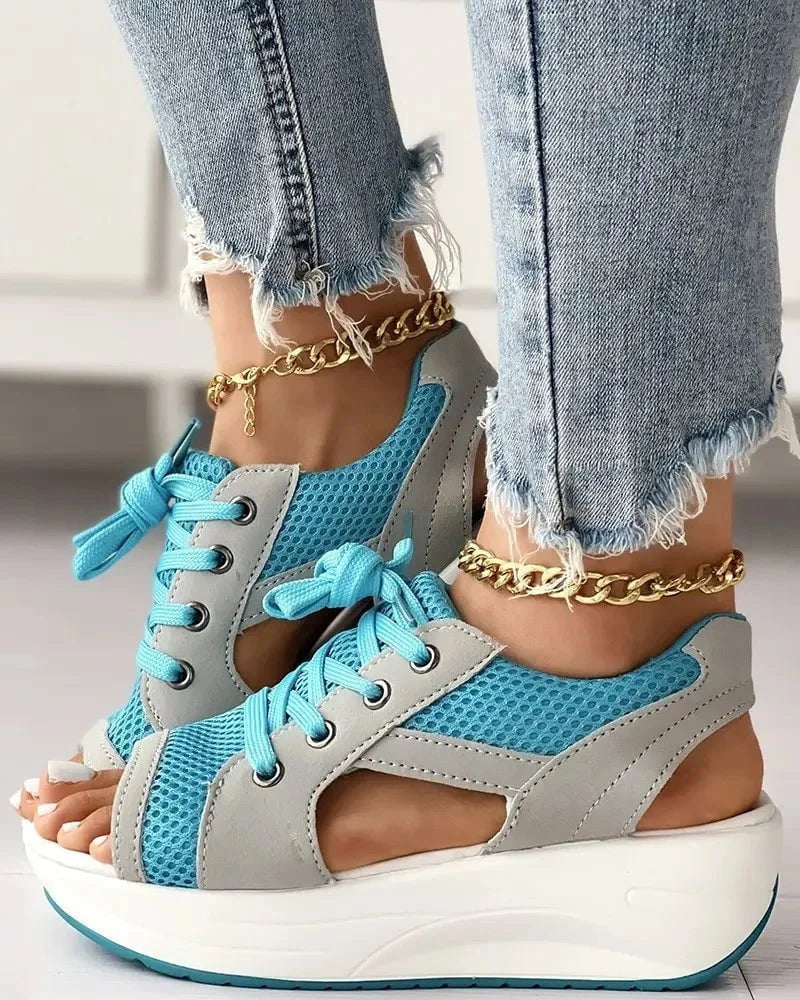 Sneaker-Sandalen mit Cut-Outs | Schnürung & Plateausohle | Sportlich-Luftiger Style