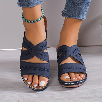 Bequeme Sommerschlupfsandalen | Cut-Out-Design | Leichter Keilabsatz