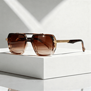 Sonnenbrille quadratisch UV400 mit Metallbügeln – Braun glänzend