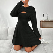 Mirellia - Strick-Minikleid mit Kapuze – Schwarz