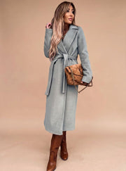 Charlotte | Trenchcoat Damen Eleganter Langer Mantel mit Bindegürtel Reverskragen – Himmelblau