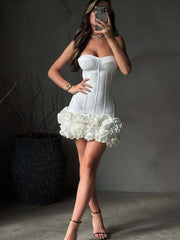 Weißes Corsagen Minikleid mit Blumenapplikation – Weiß