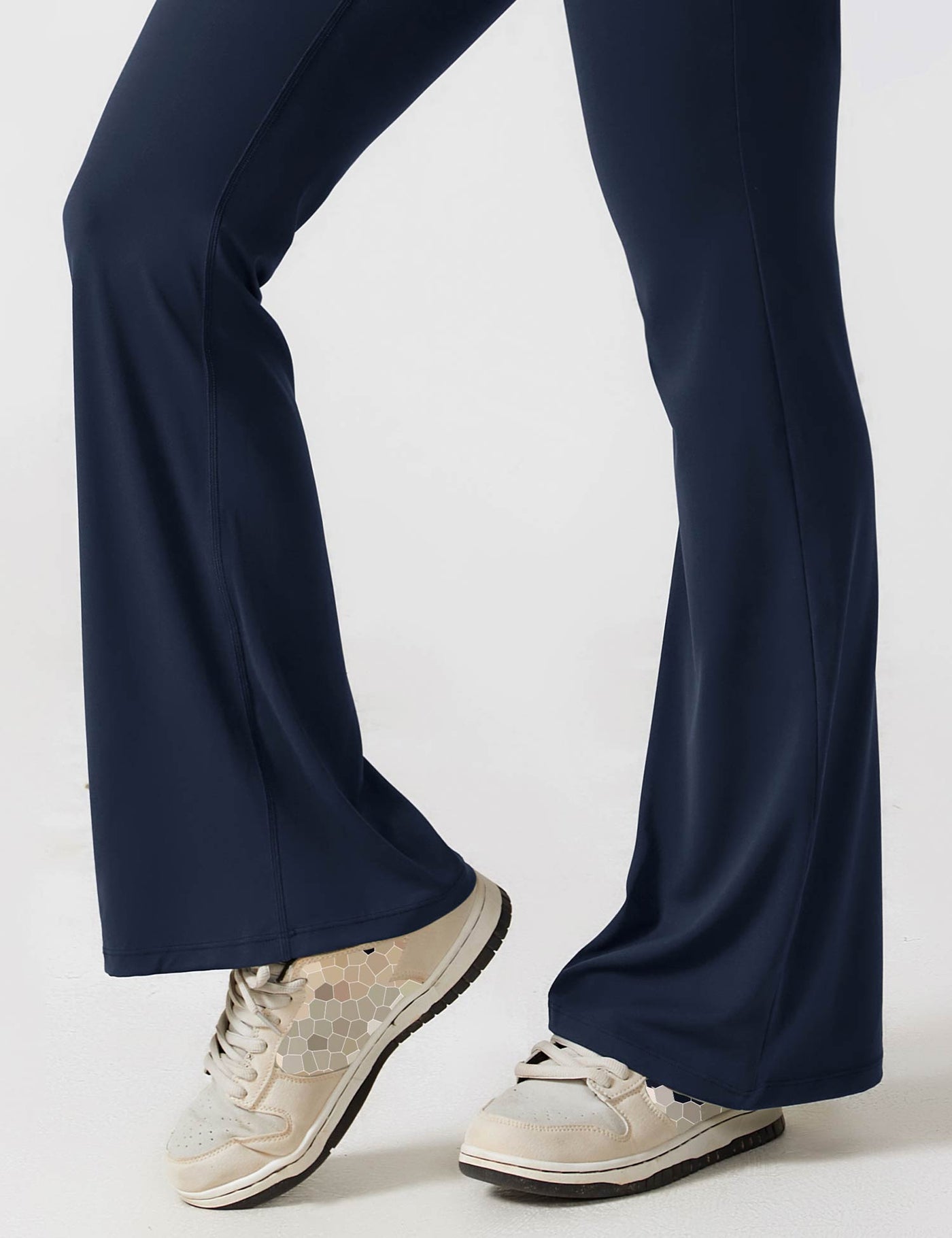 Rückenfreier Jumpsuit mit Schlaghose – Liv